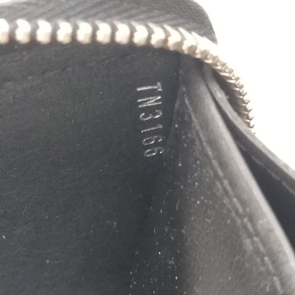 Louis Vuitton LV Zippy Wallet Zippy Wallet M61867 Black Mahina - Picture 8 of 9
